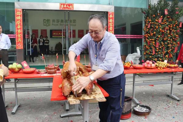 皇家空調(diào)丨2019，開工大吉 醒獅迎瑞年